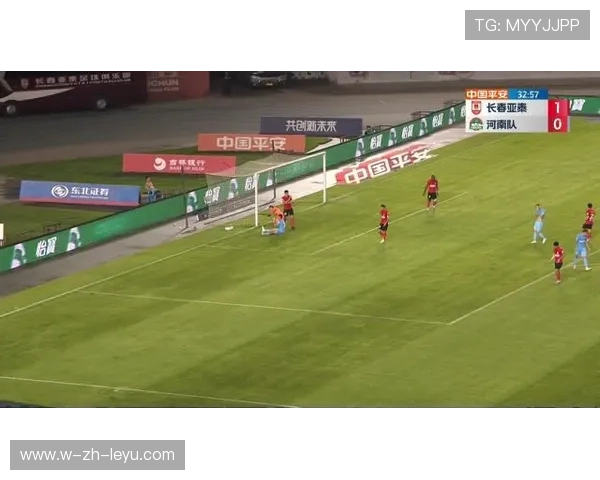 上海申花拉唐边路精准传球助攻，展现战术与技术的完美结合